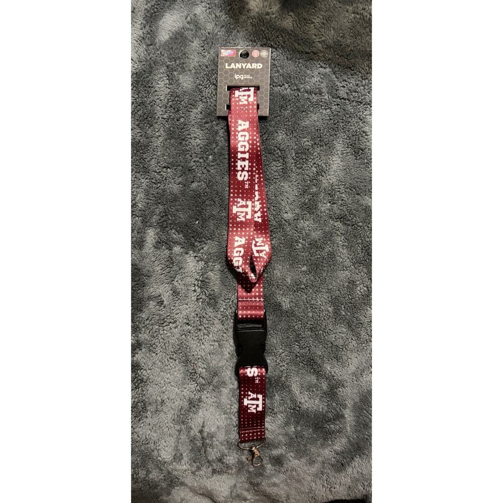 Texas A&M Aggies Lanyard Maroon Polka Dot Breakaway Keychain – New